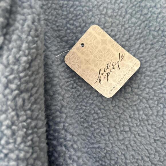 Light baby blue grey cropped turtleneck Free People Movement fleece new - Picture 2 of 8